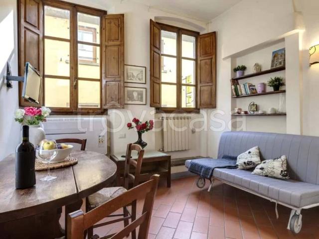 Bilocale in affitto a Firenze via Osteria del Guanto, Signoria Uffizi