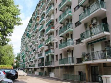 Bilocale in affitto a Milano via Uruguay, 7, Gallaratese