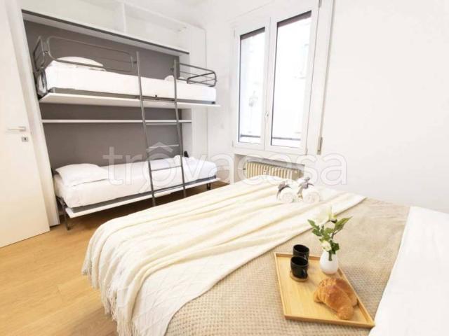 Bilocale in affitto a Milano via Cicco Simonetta, Corso Genova