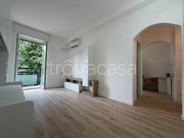 Bilocale in affitto a Milano via Corno di Cavento, 17, San Siro