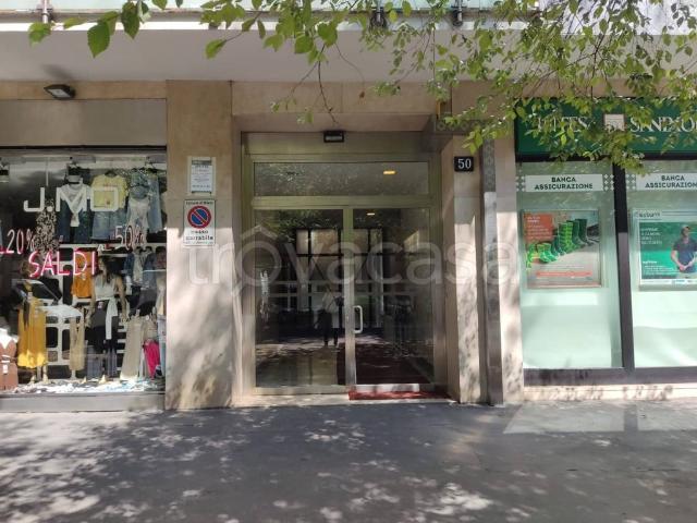 Bilocale in affitto a Milano via Lomellina, 50, Argonne Corsica