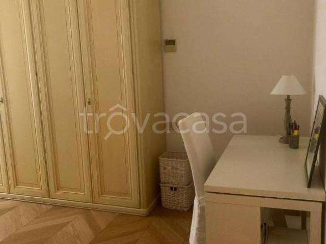 Bilocale in affitto a Milano via Nicola d'Apulia, Rovereto