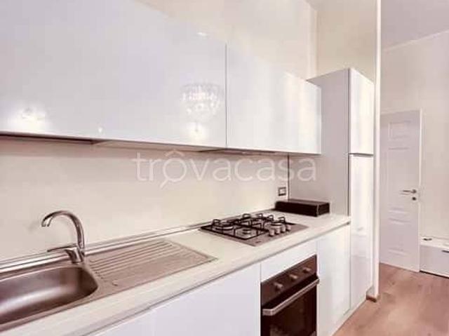 Bilocale in affitto a Milano via Paracelso, Buenos Aires