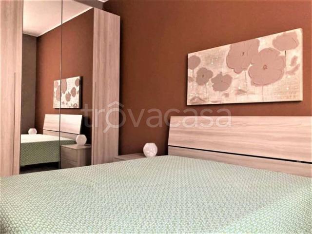 Bilocale in affitto a Milano via Privata delle Primule, Lorenteggio
