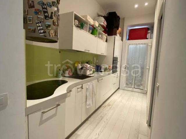 Bilocale in affitto a Milano via San Gregorio, 17, Buenos Aires
