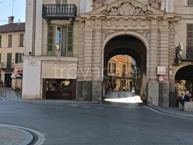 Bilocale in affitto a Saluzzo piazzetta Santa Maria, 1