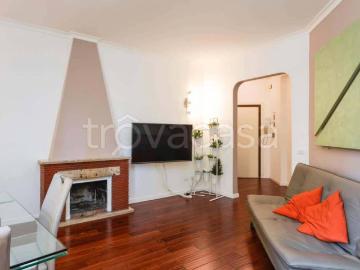 Bilocale in affitto a Roma via Archimede, Euclide