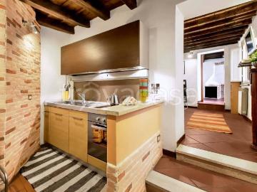 Bilocale in affitto a Roma via dei Giubbonari, Campo de' Fiori