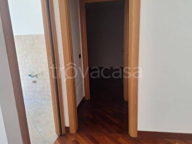 Bilocale in affitto a Roma via della Fotografia, Rinnovamento