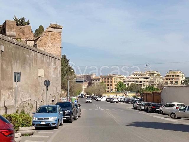 Bilocale in affitto a Roma via di Sant'Erasmo, San Giovanni