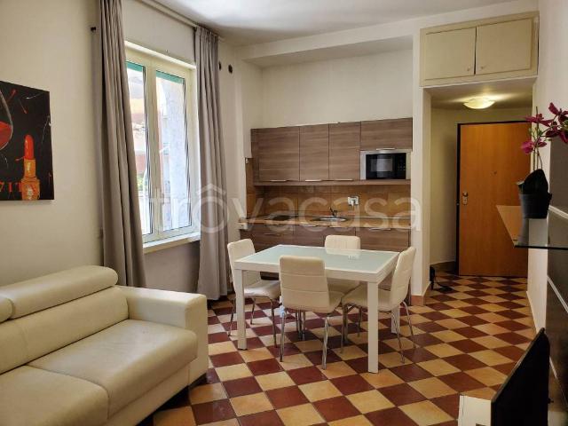 Bilocale in affitto a Roma via Saluzzo, Re di Roma