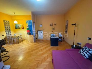 Bilocale in affitto a Roma via Sambucuccio d'Alando, Bologna