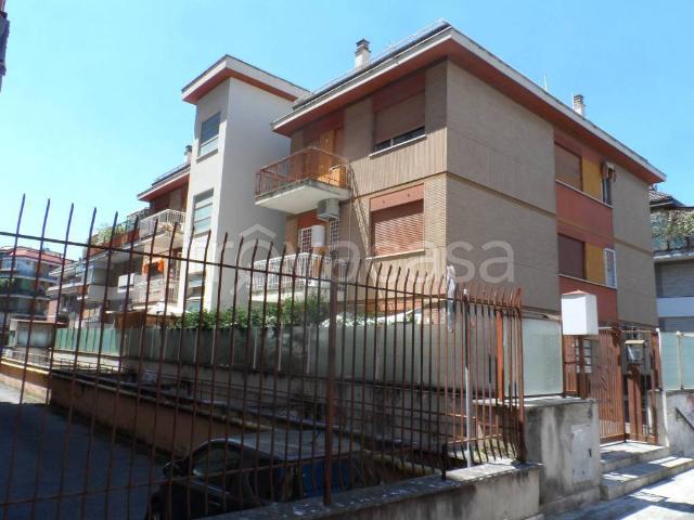 Bilocale in affitto a Roma via San Godenzo, 27, Cassia San Godenzo
