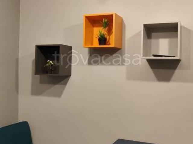 Bilocale in affitto a Torino via Brindisi, 7, Aurora
