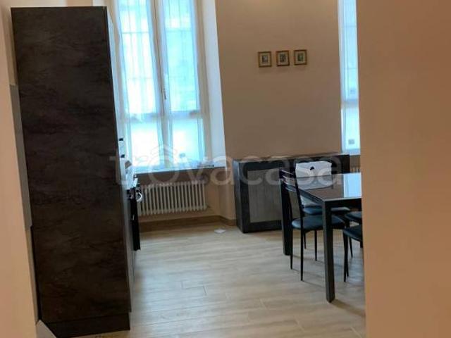 Bilocale in affitto a Torino via San Domenico, 37, Cittadella