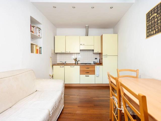 Bilocale in affitto a Torino via San Massimo, 5, Via della Rocca