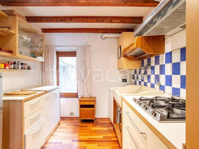 Bilocale in affitto a Trieste via Della Cattedrale, 6, Città Vecchia