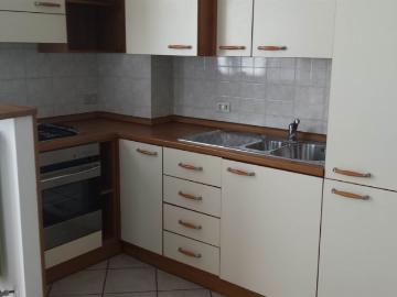 Bilocale in affitto a Varese viale aguggiari 135, Montello