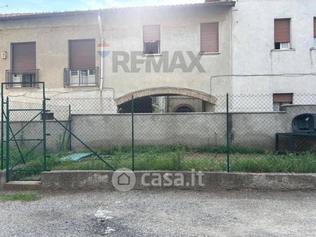 Bilocale in Affitto in Via Carlo Cerea a Gazzada Schianno