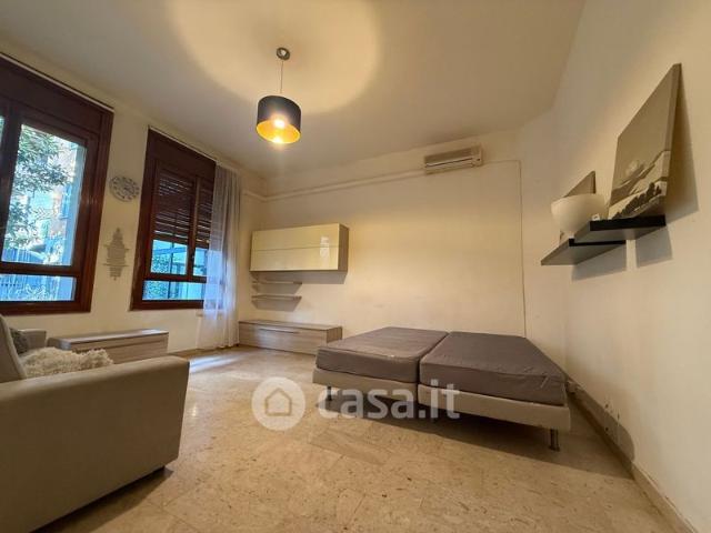 Bilocale in Affitto in Via Gian Giacomo Mora a Milano