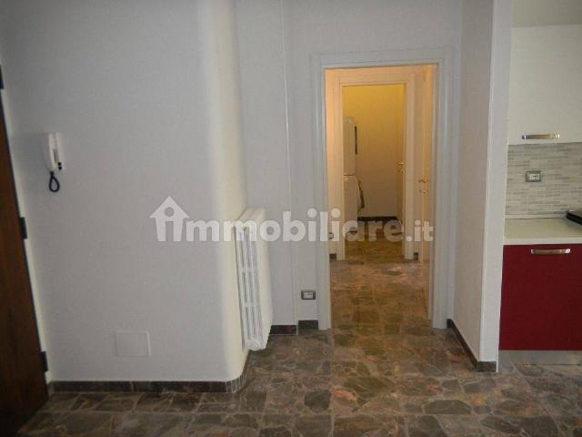 Bilocale largo Usilia 12, Centro, Poggibonsi