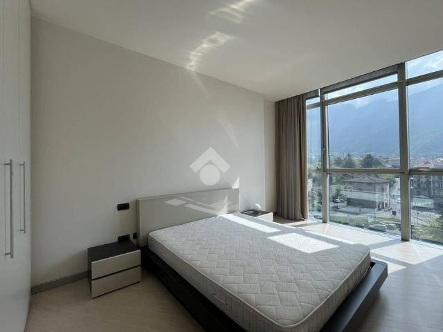 Bilocale largo Caleotto 31, Caleotto, Lecco