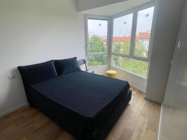 Bilocale largo Isabella d'Aragona 2, Bocconi, Milano