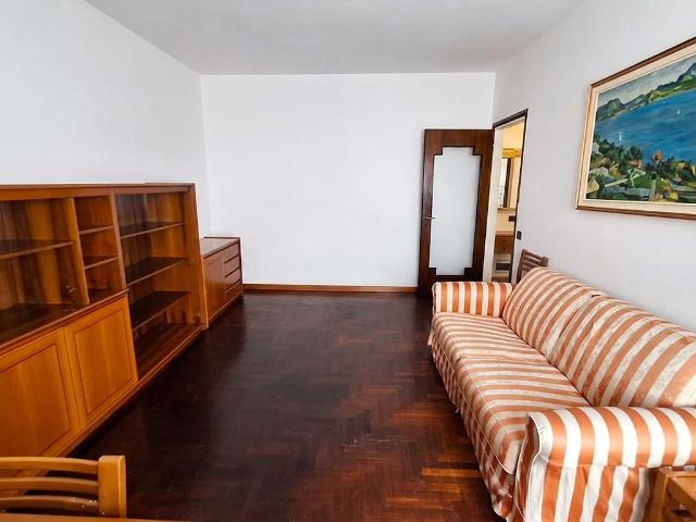BILOCALE LECCO LUNGOLAGO CON TERRAZZO