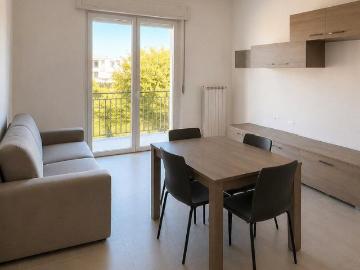 Bilocale luminoso con balcone e terrazzo