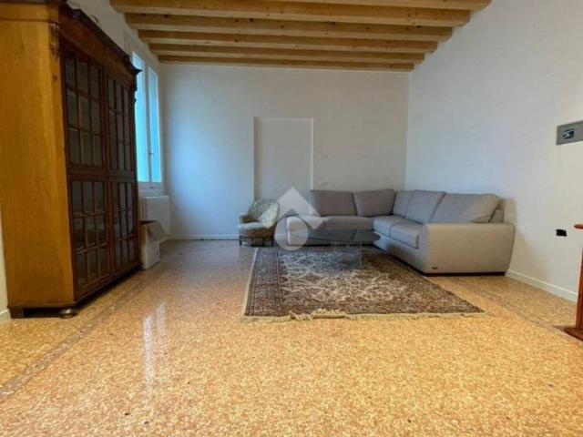 Bilocale nuovo, piano terra, Centro, Bassano del Grappa