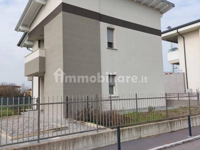 Bilocale nuovo, primo piano, Centro, Cernusco sul Naviglio