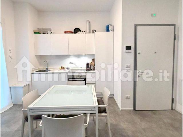 Bilocale nuovo, quarto piano, Porto, Pesaro