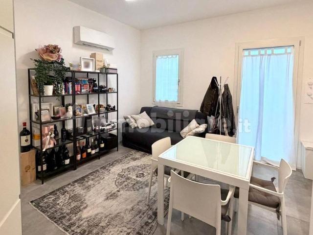 Bilocale nuovo, quarto piano, Porto, Pesaro