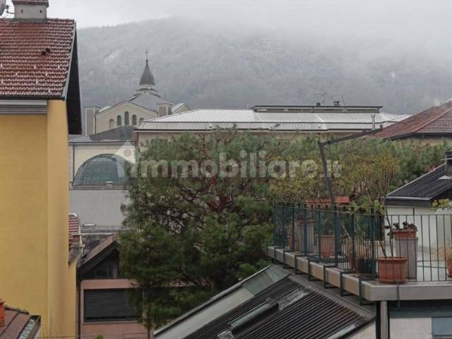 Bilocale ottimo stato, secondo piano, Borghi, Como