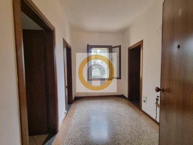 Bilocale ottimo stato, secondo piano, Centro, Bassano del Grappa