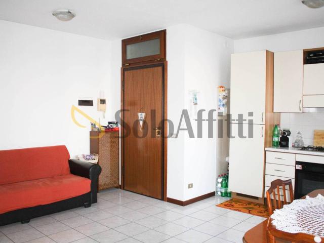Bilocale ottimo stato, secondo piano, Centro, Lainate