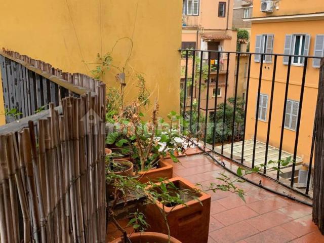 Bilocale ottimo stato, secondo piano, Spagna, Roma