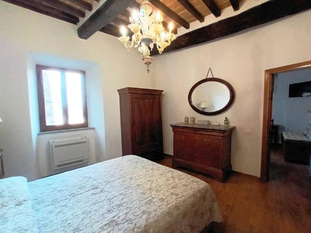 Bilocale ottimo stato, piano rialzato, Centro, Cetona