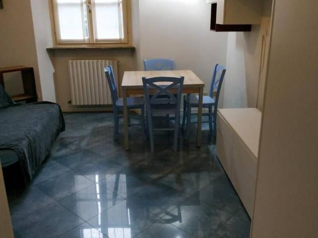 Bilocale ottimo stato, piano terra, Borghi, Como