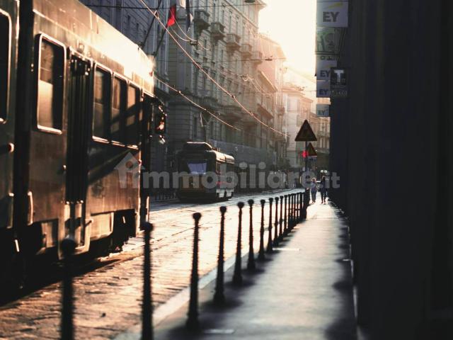 Bilocale ottimo stato, primo piano, Garibaldi Corso Como, Milano