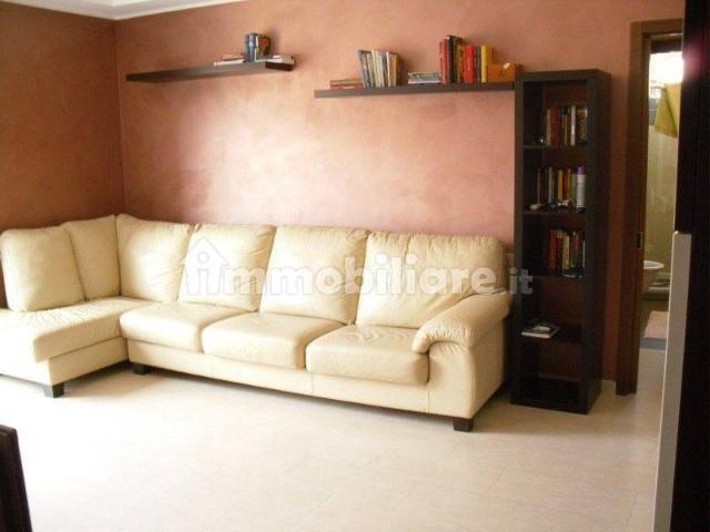 Bilocale piazza 11 Febbraio 3, Centro, Cologno Monzese