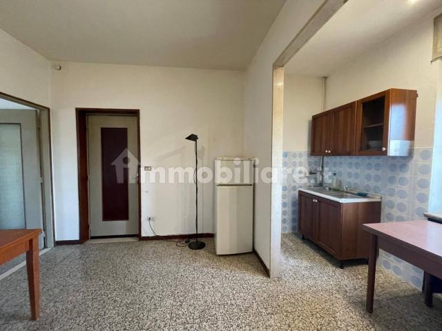 Bilocale piazza Alpini 10, Centro, Pianello Val Tidone