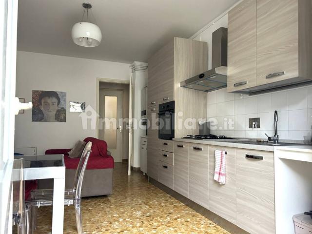 Bilocale piazza Luigi Barbieri 40, Centro, Pinerolo