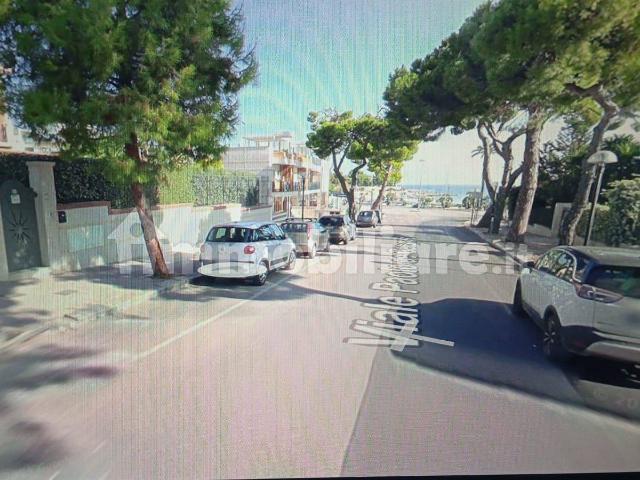 Bilocale piazza Marina di Colonna, Trani
