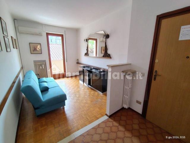 Bilocale piazza Martiri 10, Centro, Borgosesia