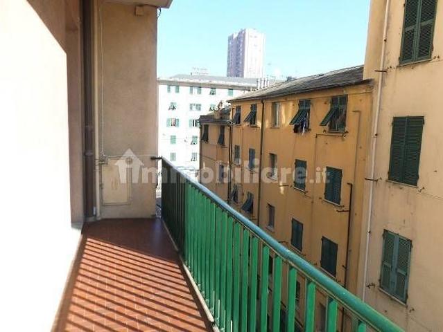 Bilocale piazza Nicolò Barabino, Sampierdarena, Genova