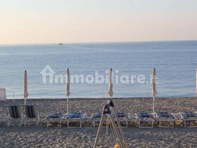 Bilocale piazza San Bartolomeo 24, Centro, Varazze