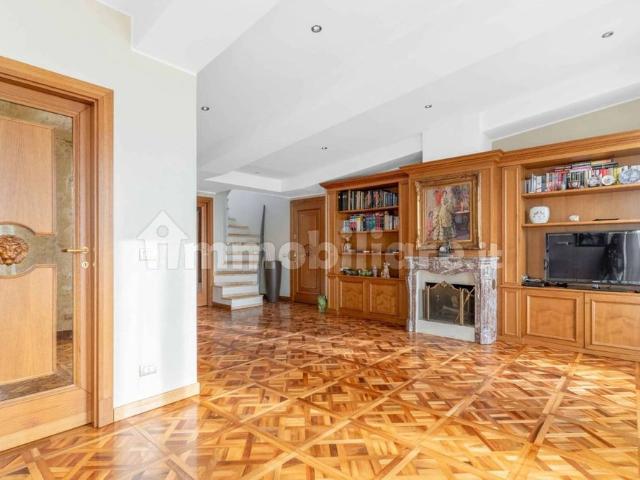 Bilocale piazza Risorgimento 10, Indipendenza, Milano