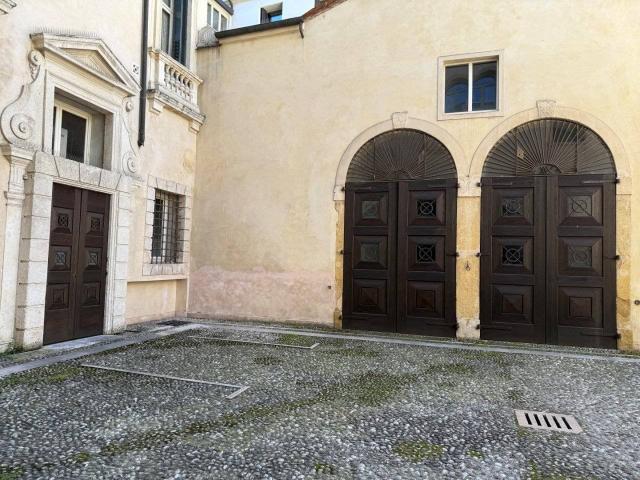 Bilocale piazzetta Santo Stefano, Centro Storico, Vicenza