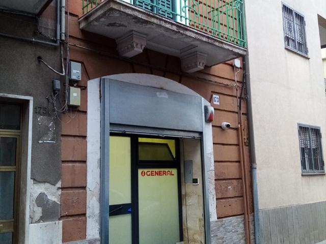 Bilocale ristrutturato in via ugo foscolo 173, Bari